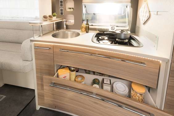 Welcome to the premium class: exclusive GourmetPlus kitchen with large drawers and XXL fridge / freezer combination