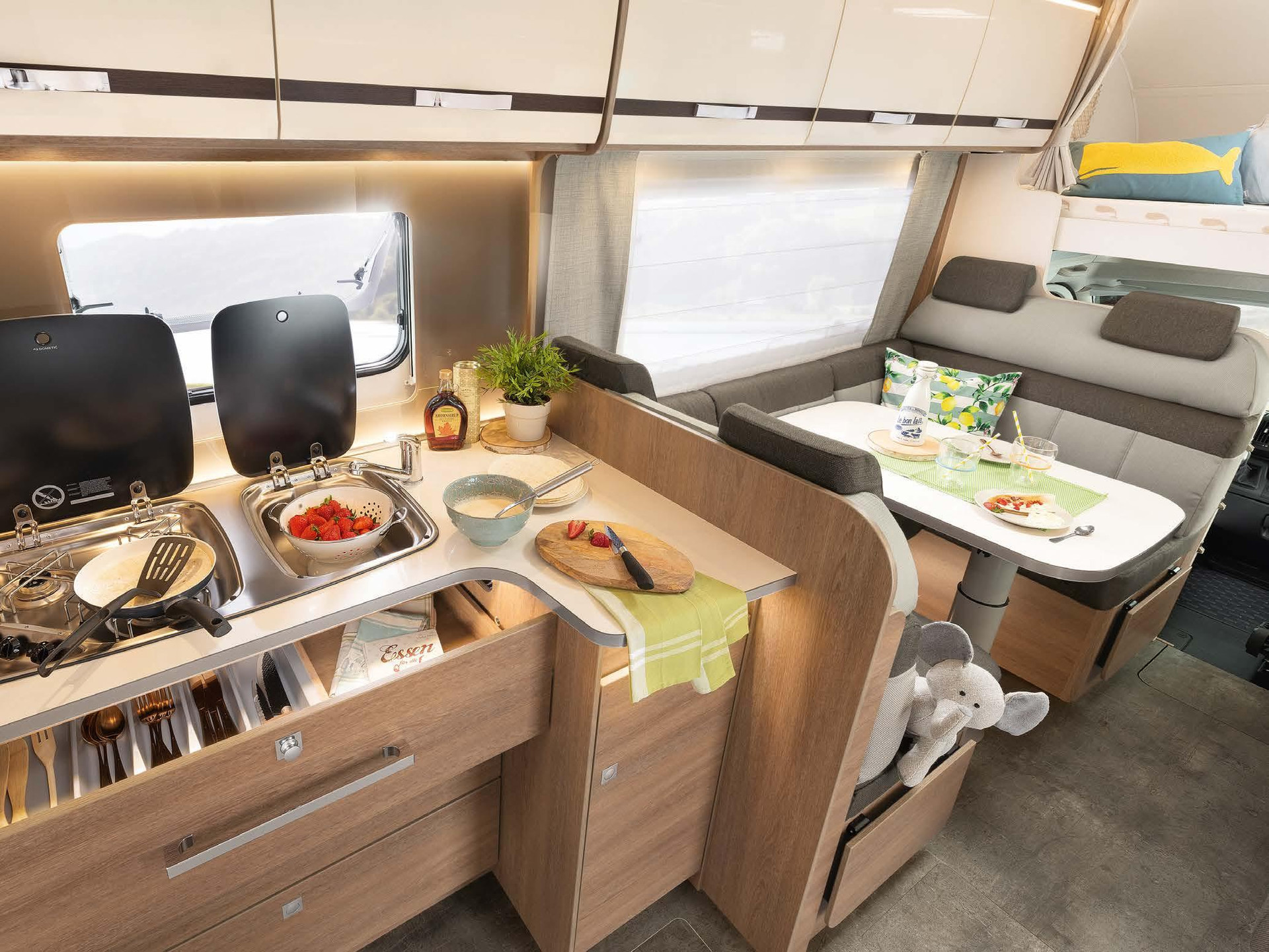 Fully equipped kitchen with lots of storage space and plenty of room to conjure up tasty meals • A 7877-2 | La Rocca